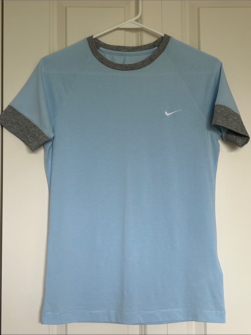 Vintage Women’s Nike FIT-DRY Light Blue Short Sleeve Performance Tee w/Gray Trim